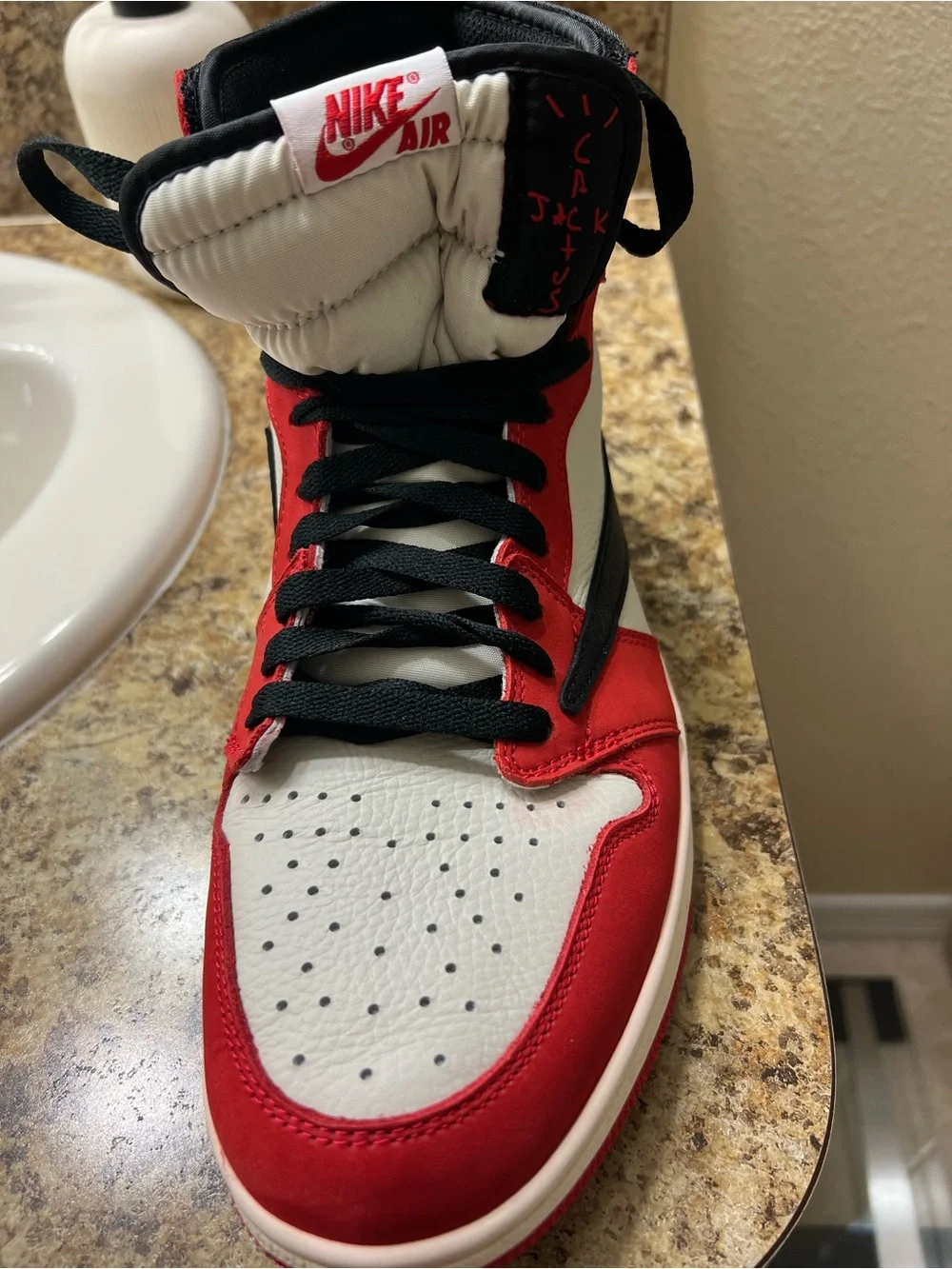 Nike Air Jordan 1 High - Cactus Jack Fantasy pair colorway from the movie “AIR” - Picture 1 of 11